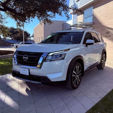 2024 Nissan Pathfinder Platinum