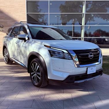 2024 Nissan Pathfinder Platinum