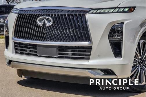 2025 INFINITI QX80 Luxe