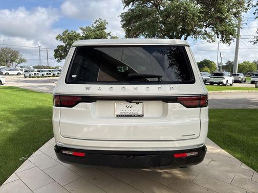 Bright White Clearcoat 2024 Jeep Wagoneer Series II