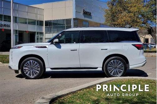 2025 INFINITI QX80 Luxe