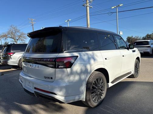 2t Radiant Whit 2026 INFINITI QX80 AUTOGRAPH