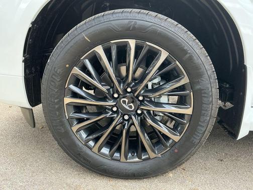 2t Radiant Whit 2026 INFINITI QX80 AUTOGRAPH