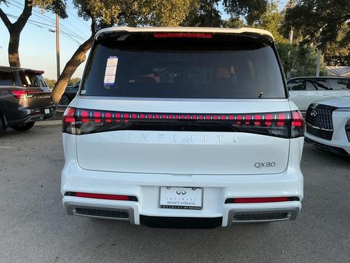 2026 INFINITI QX80 Luxe