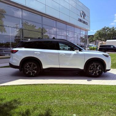 Rad Wht 2026 INFINITI QX60 AUTOGRAPH