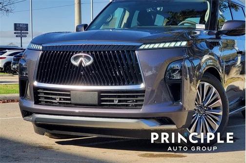 2025 INFINITI QX80 Luxe