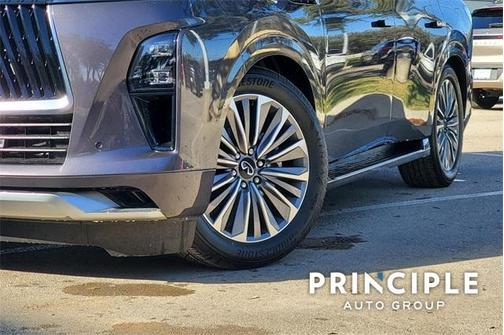 2025 INFINITI QX80 Luxe