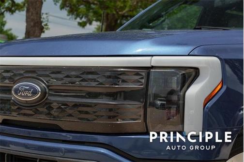 2022 Ford F-150 Lightning Platinum