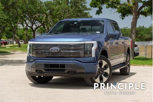 2022 Ford F-150 Lightning Platinum
