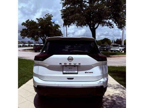 Pearl 2024 Nissan Rogue SV
