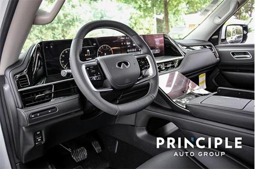2025 INFINITI QX80 PURE