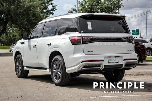 2025 INFINITI QX80 PURE