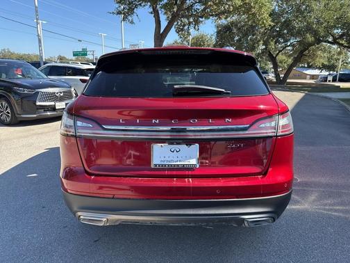 2019 Lincoln Nautilus Select