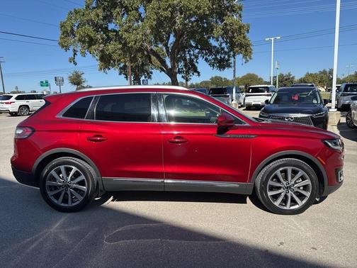 2019 Lincoln Nautilus Select