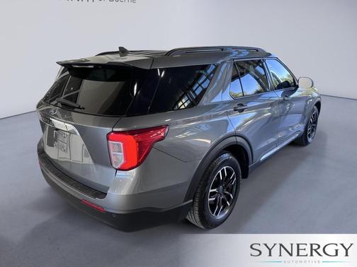 Carbonized Gray Metallic 2022 Ford Explorer XLT