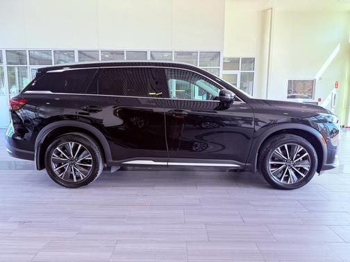 Diamond Black 2026 INFINITI QX60 Luxe