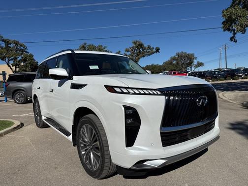 2026 INFINITI QX80 Luxe