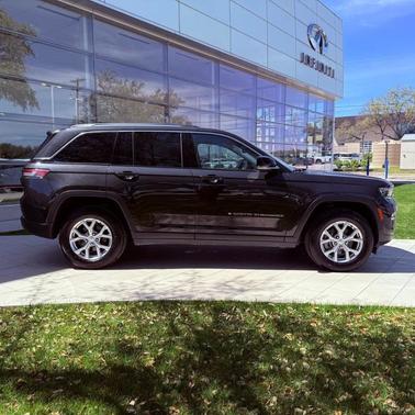 Rocky Mountain Pearlcoat 2024 Jeep Grand Cherokee Limited