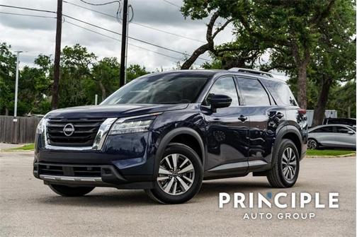2023 Nissan Pathfinder SL