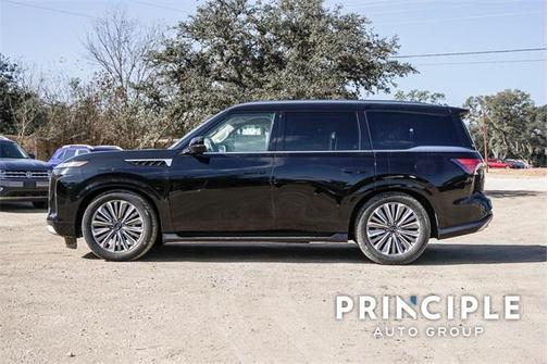 2025 INFINITI QX80 Luxe