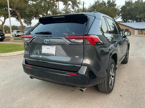 2022 Toyota RAV4 Prime SE