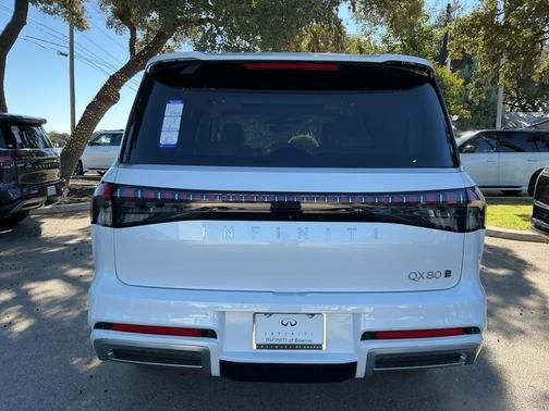2026 INFINITI QX80 PURE