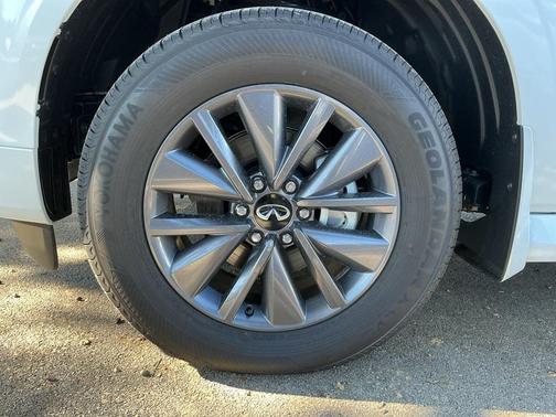 2026 INFINITI QX80 PURE