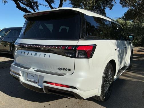 Radiant White 2026 INFINITI QX80 AUTOGRAPH