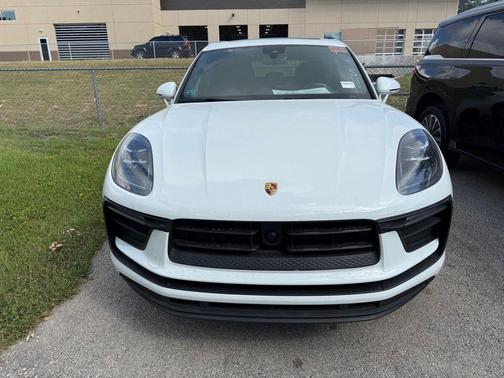 White 2023 Porsche Macan Base