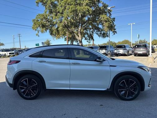 2023 INFINITI QX55 LUXE