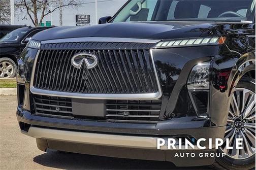 2025 INFINITI QX80 Luxe