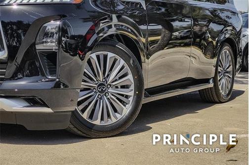 2025 INFINITI QX80 Luxe