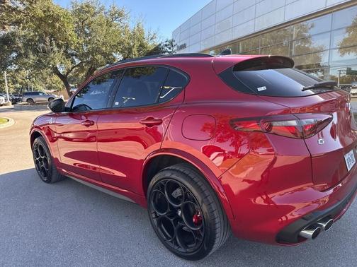 2023 Alfa Romeo Stelvio Quadrifoglio