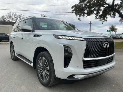 Radiant White 2026 INFINITI QX80 Luxe