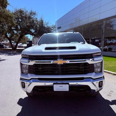 2025 Chevrolet Silverado 3500 LT
