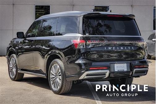 2025 INFINITI QX80 Luxe