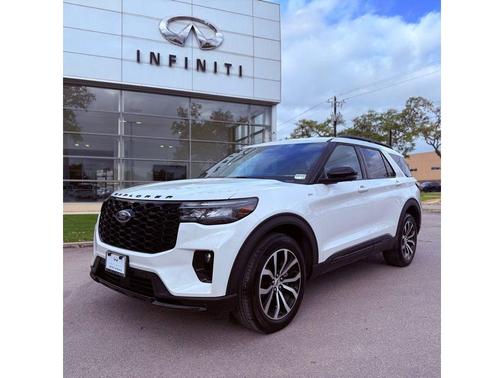 Star White 2025 Ford Explorer ST-Line