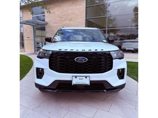 Star White 2025 Ford Explorer ST-Line