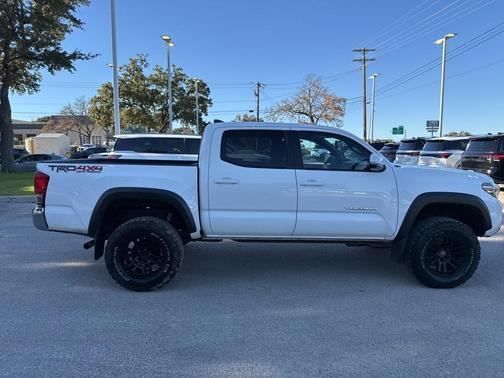 2016 Toyota Tacoma SR