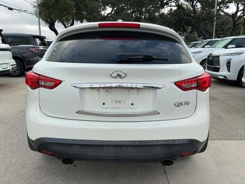 2014 INFINITI QX70 Base
