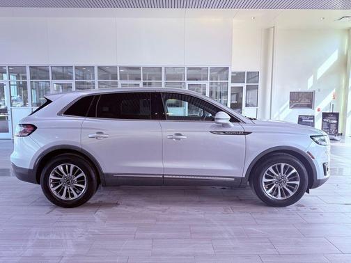 Ingot Silver Metallic 2019 Lincoln Nautilus Select