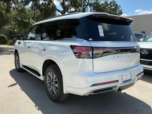 2026 INFINITI QX80 PURE