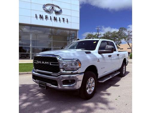 Bright White Clearcoat 2024 RAM 2500 Big Horn
