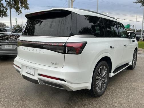 2026 INFINITI QX80 Luxe