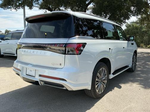 2026 INFINITI QX80 Luxe
