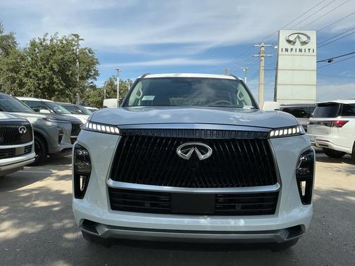 2026 INFINITI QX80 Luxe