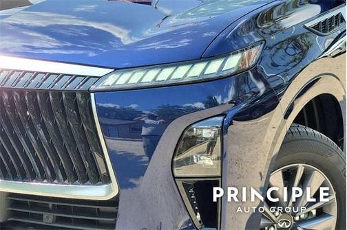 2025 INFINITI QX80 PURE