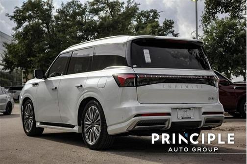 2025 INFINITI QX80 Luxe