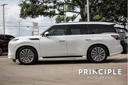 2025 INFINITI QX80 Luxe