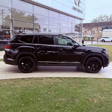 2021 Volkswagen Atlas 3.6 V6 SEL R-Line